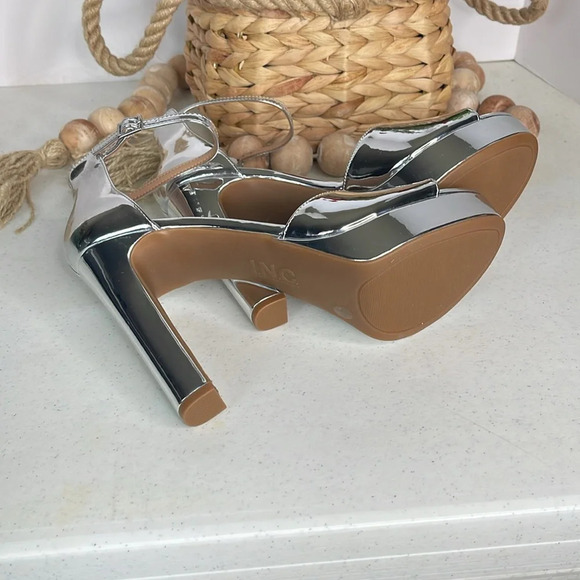I.N.C. INTERNATIONAL CONCEPTS
Women's Ninel Platform Sandals, Sz 10/Silver - Picture 6 of 11